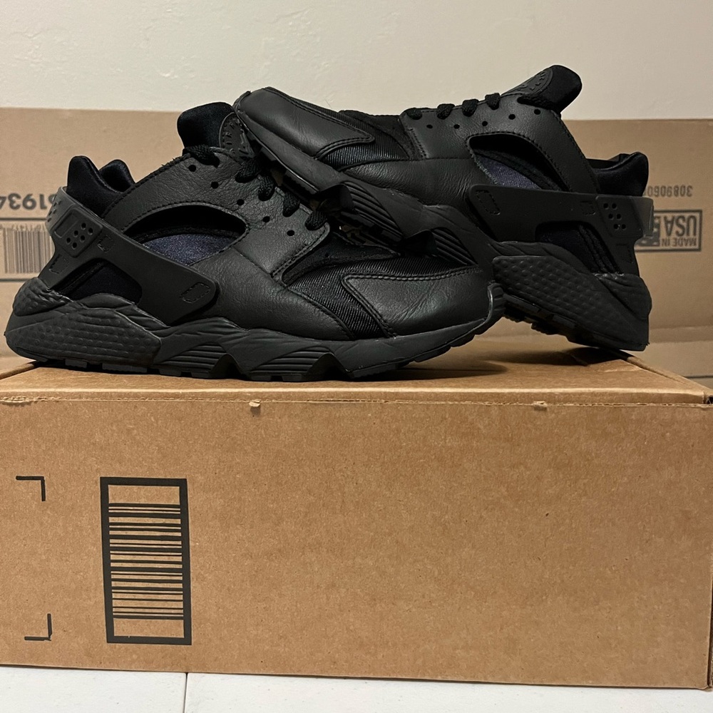 NIKE Air Huarache Size 8.5 MEN🖤👟